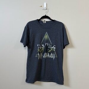 Def Leppard Unisex grey short sleeve band graphic t-shirt